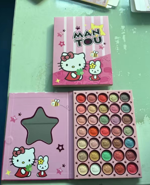 Sanrio&Stitch Eyeshadow Palette