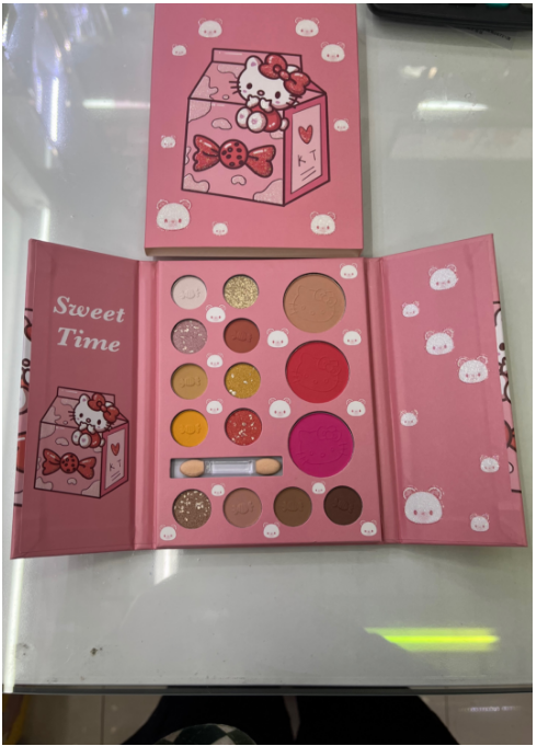 Sanrio&Stitch Eyeshadow Palette